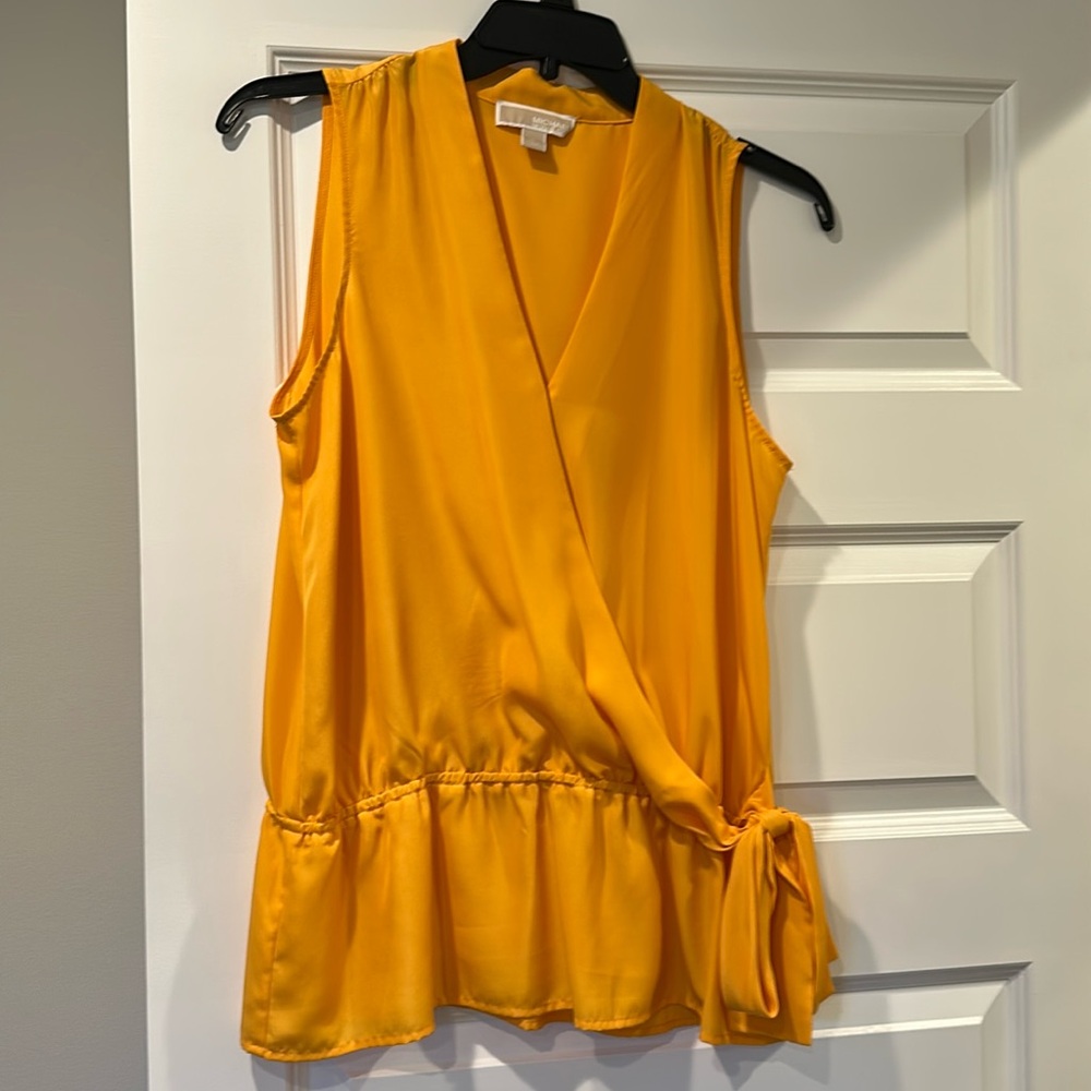 Michael Kors sleeveless blouse size large